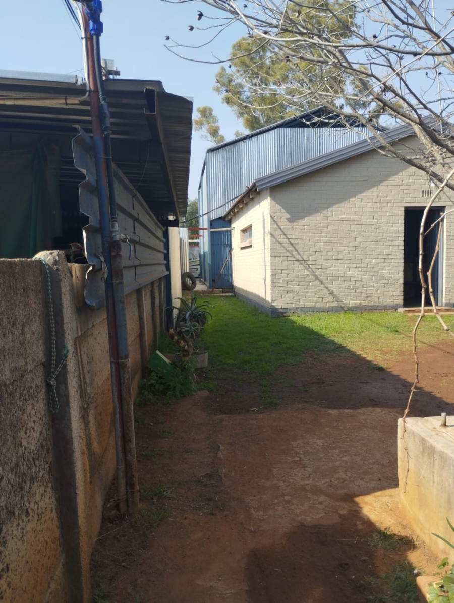 6 Bedroom Property for Sale in Boshof Free State